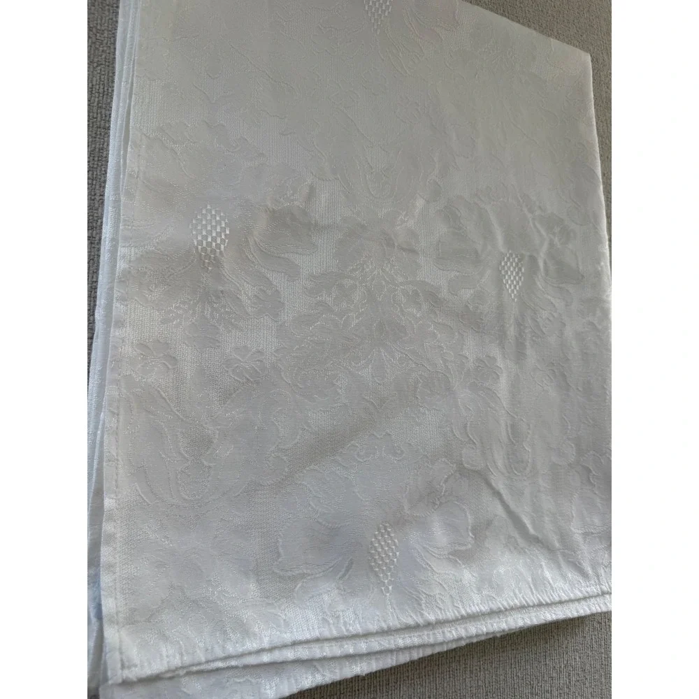 Vintage Wedgewood England Damask White Tablecloth 82